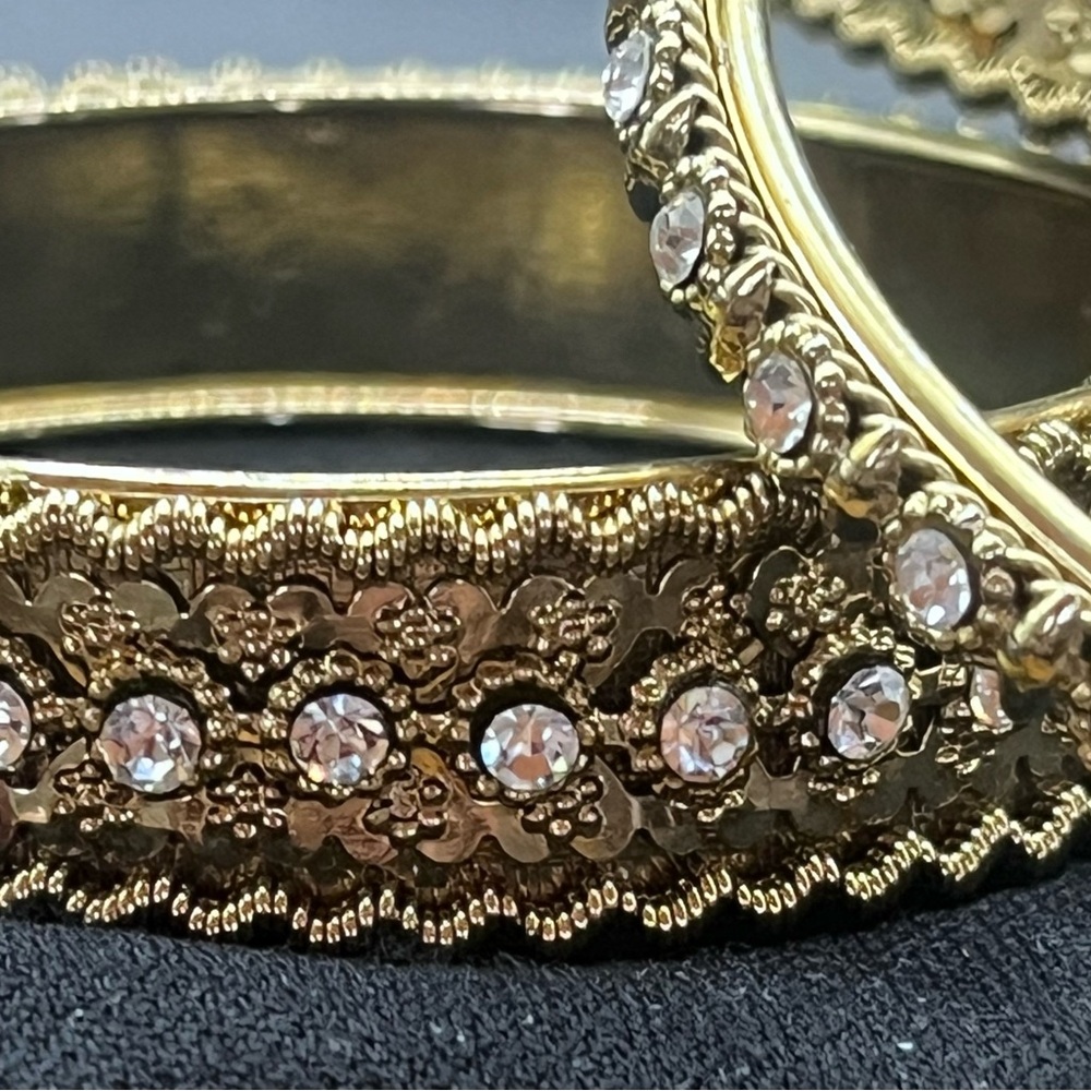 Bracelets - Picture 3 of 13